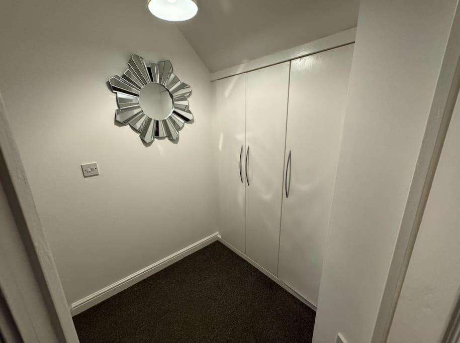 Modern Townhouse - 3 Bed 2.5 Bath 2 Private Gated Parking Villa Wellingborough Bagian luar foto